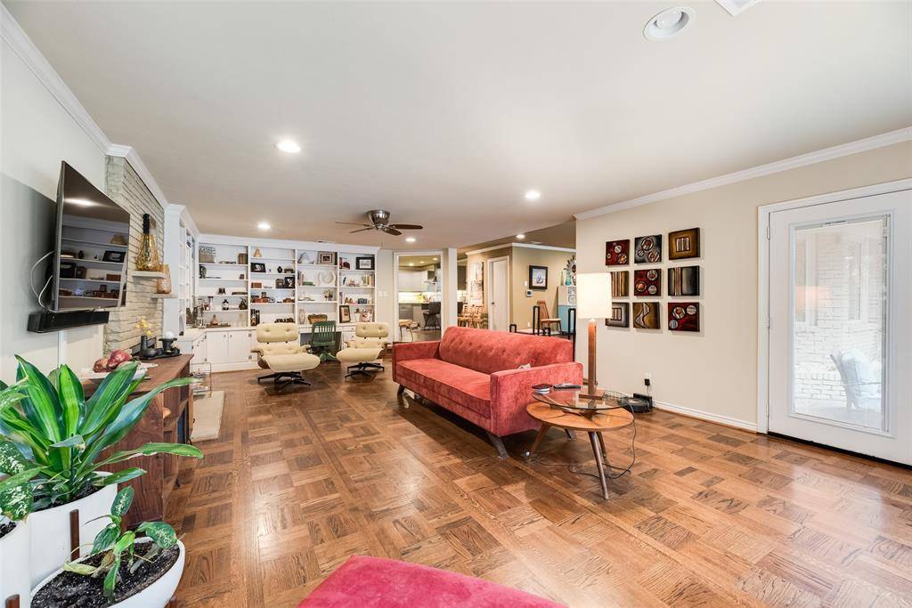 Dallas, TX 75218,10035 Woodgrove Drive