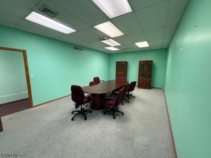 Phillipsburg Town, NJ 08865,372 S Main St