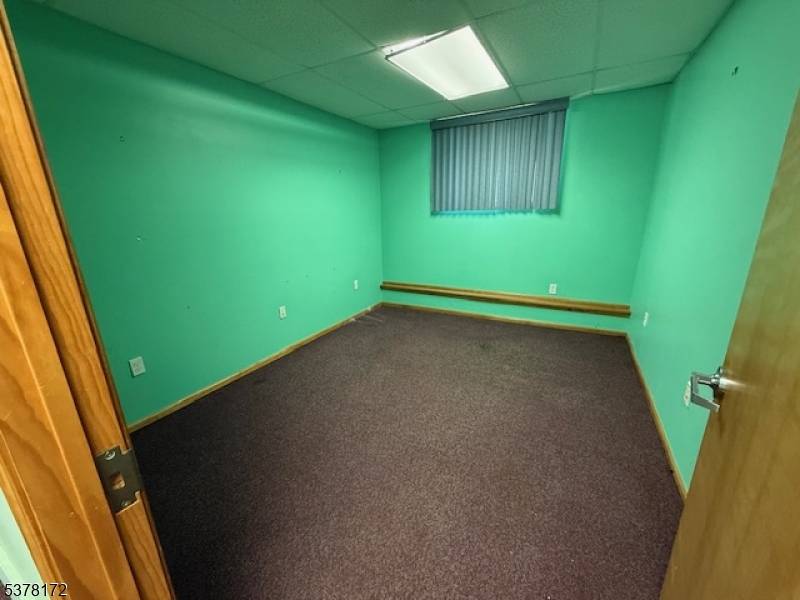 Phillipsburg Town, NJ 08865,372 S Main St