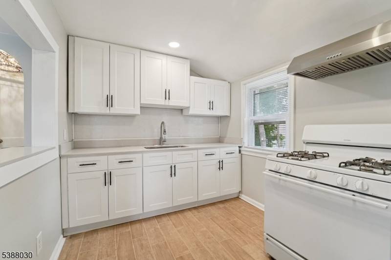 Fair Lawn Boro, NJ 07410,2-33 31St St