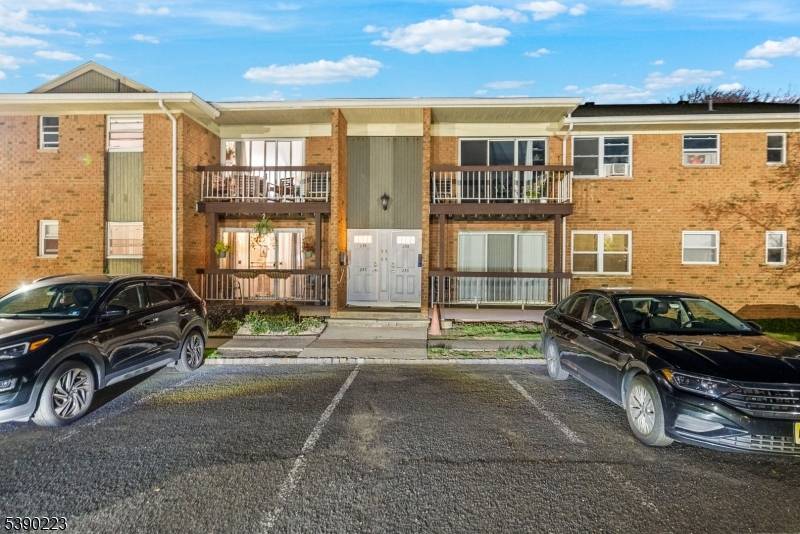 Hillsborough Twp., NJ 08844,528 Andria Ave #253