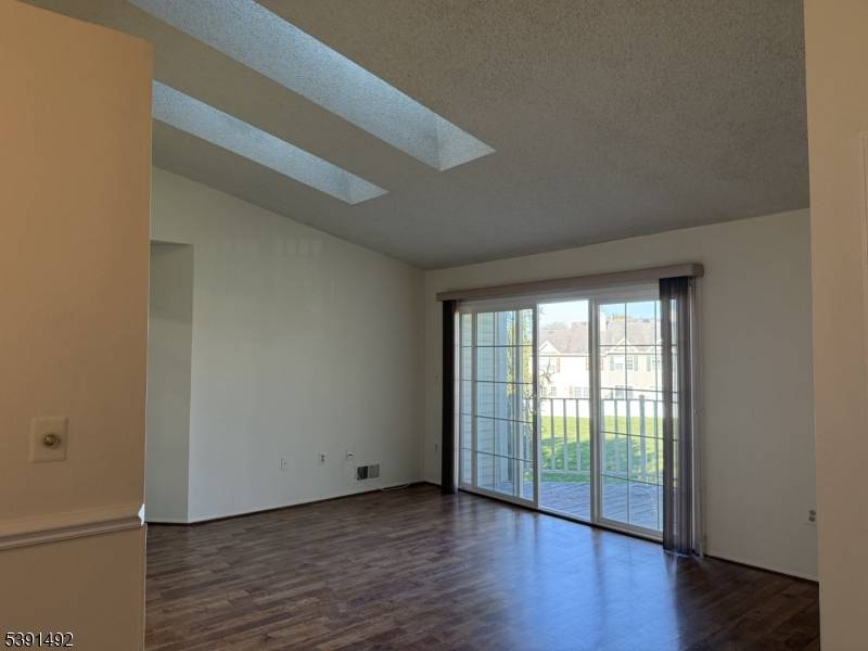 Bridgewater Twp., NJ 08807,2104 Doolittle Dr #2104