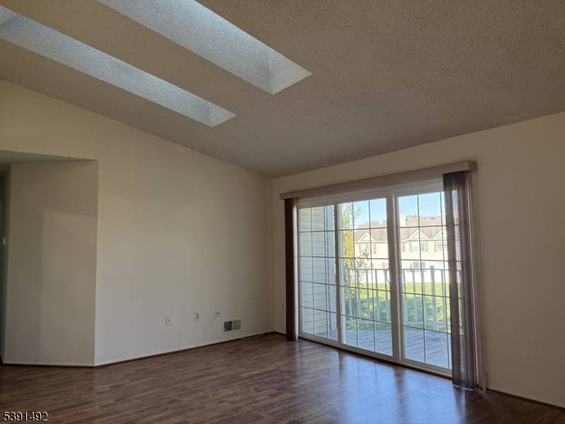 Bridgewater Twp., NJ 08807,2104 Doolittle Dr #2104