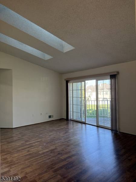 Bridgewater Twp., NJ 08807,2104 Doolittle Dr #2104