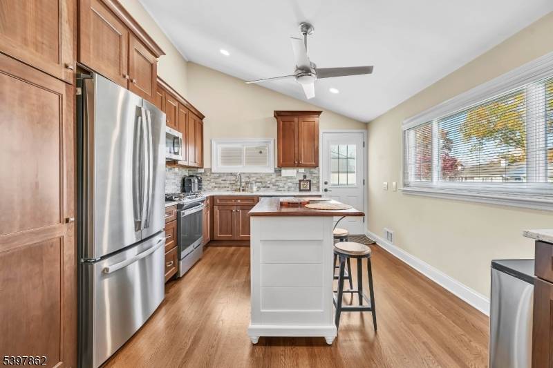 Woodbridge Twp., NJ 07067,99 Cameo Pl