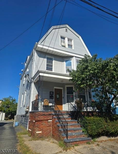 Kearny Town, NJ 07032,251 Highland Ave