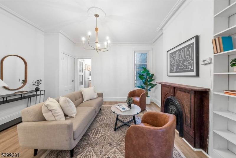 Jersey City, NJ 07304,64 Oak St