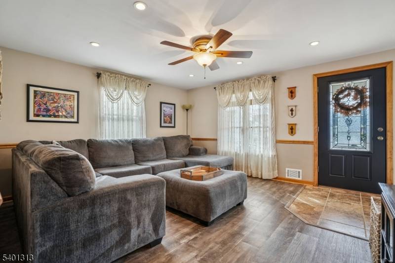 Woodbridge Twp., NJ 07095,326 Dekalb Ave