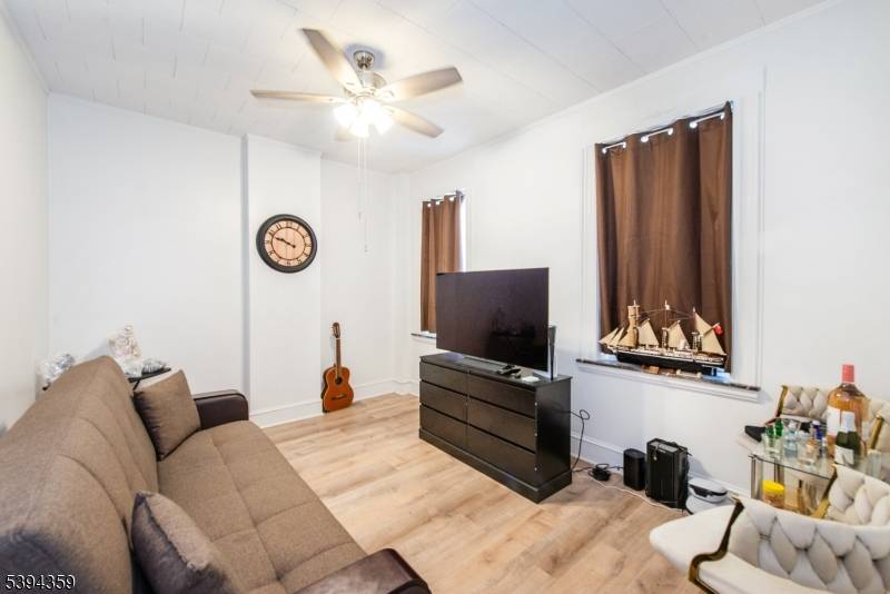 West New York Town, NJ 07093,606 59Th St