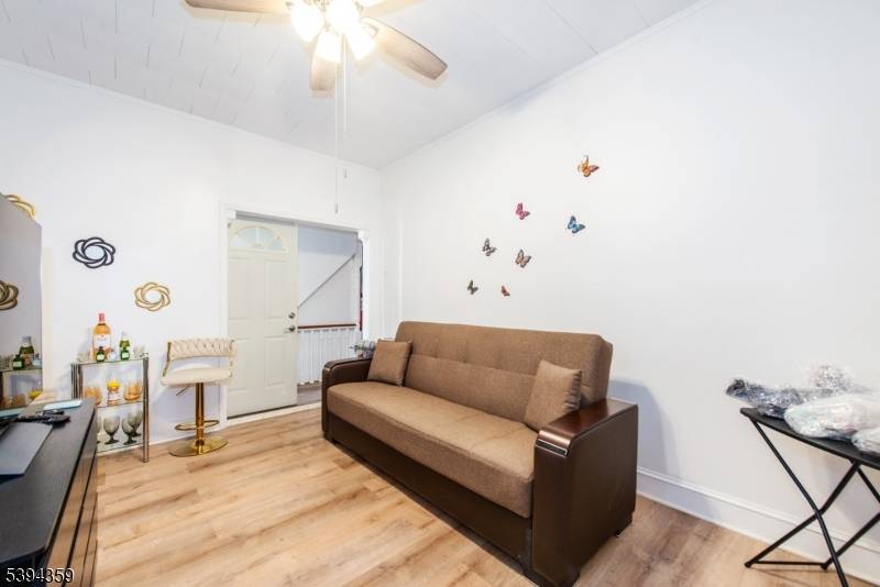 West New York Town, NJ 07093,606 59Th St