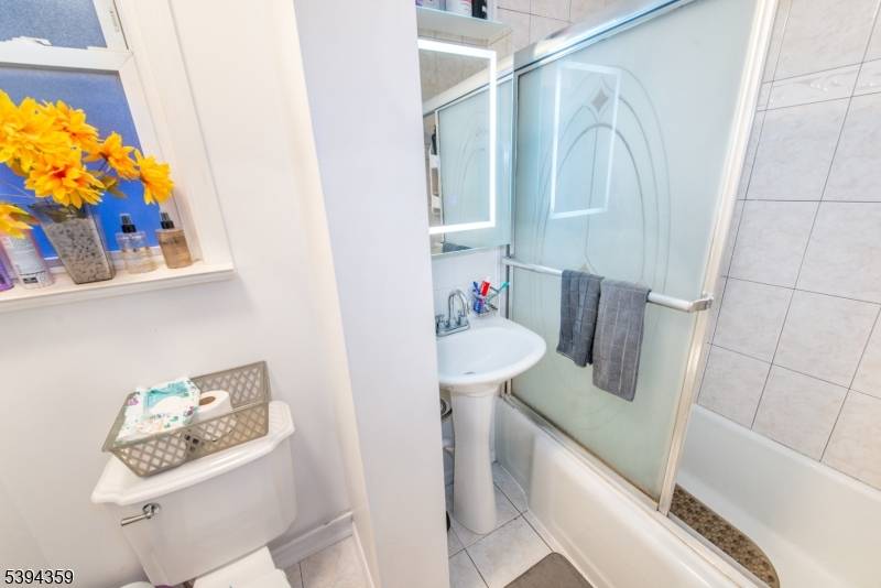 West New York Town, NJ 07093,606 59Th St