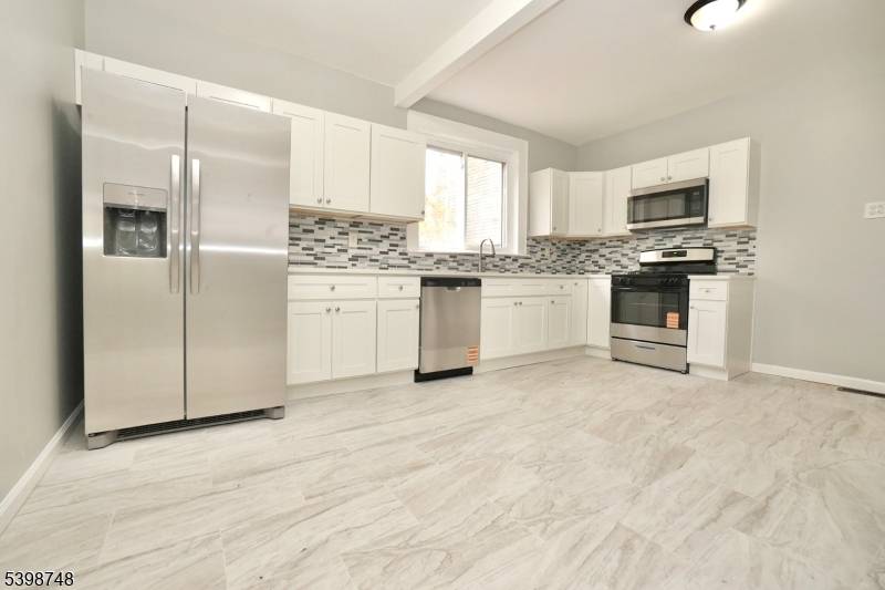 Newark City, NJ 07107,106 S 11Th St