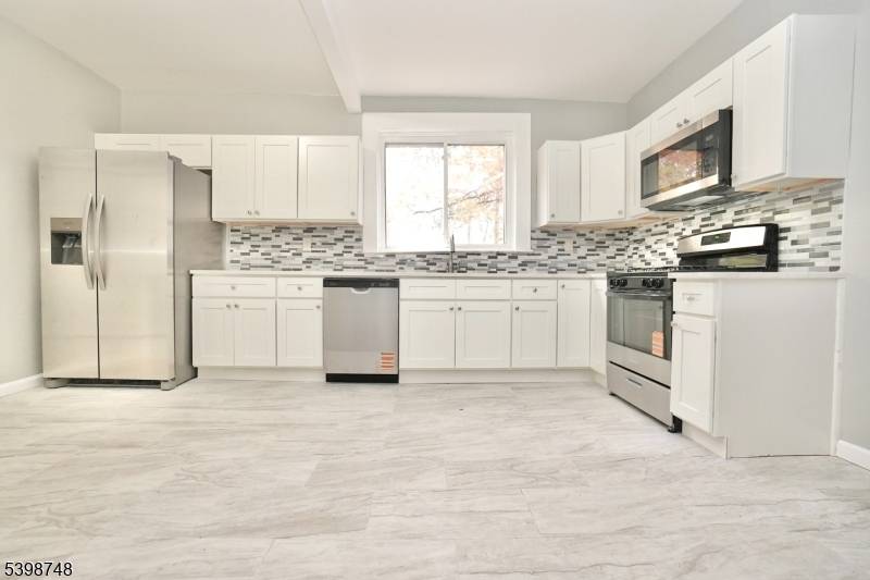 Newark City, NJ 07107,106 S 11Th St