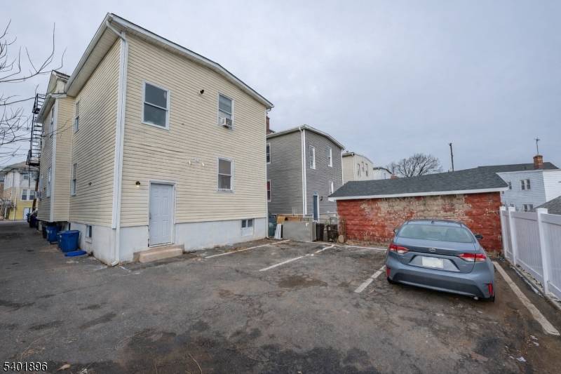 Bloomfield Twp., NJ 07003,65 Grove St