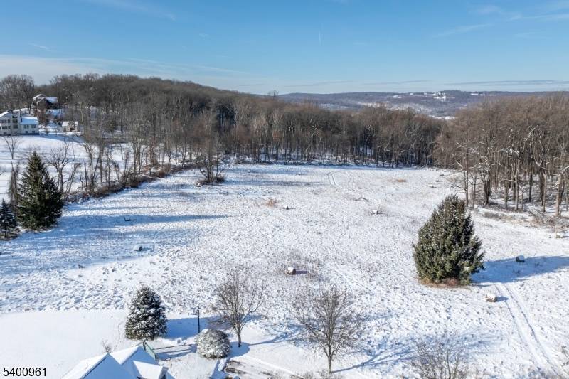 Tewksbury Twp., NJ 07830,11 Logan Dr.