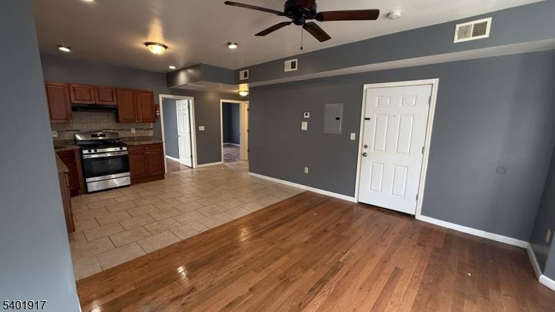 Newark City, NJ 07108,134 Milford Ave 2 Fl