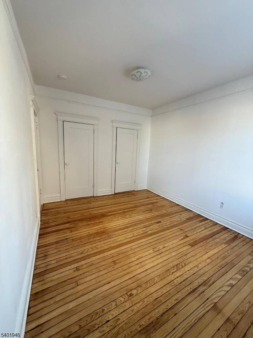 Cliffside Park Boro, NJ 07010,214 Lawton Ave #1