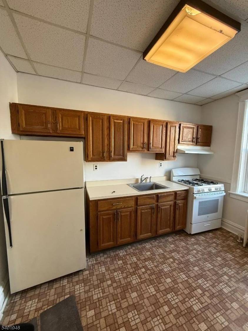 Cliffside Park Boro, NJ 07010,214 Lawton Ave #1