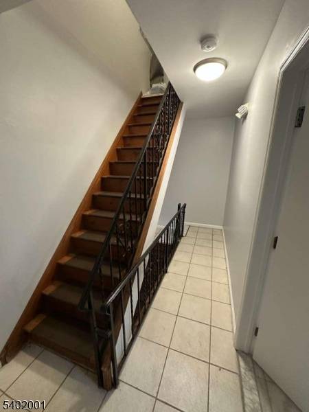 Newark City, NJ 07103,360 New St