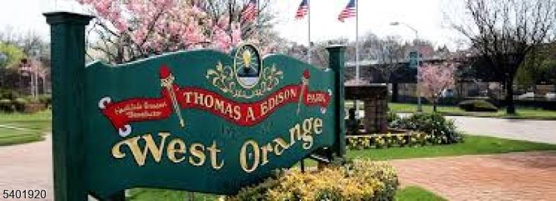 West Orange Twp., NJ 07052,427 429 Main St