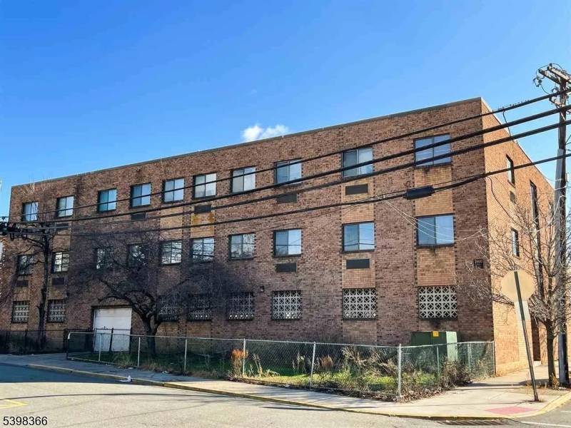 North Bergen Twp., NJ 07047,3900 Liberty Ave #1B