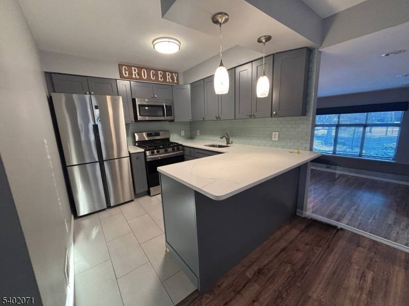 Secaucus Town, NJ 07094,224 Sandcastle Ky