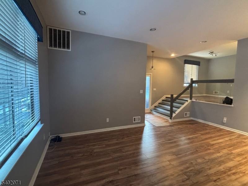 Secaucus Town, NJ 07094,224 Sandcastle Ky