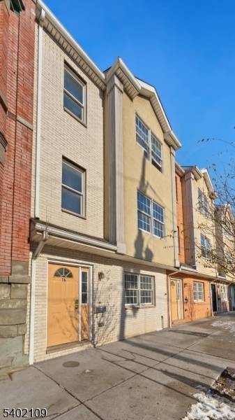 Newark City, NJ 07102,16 E Kinney St