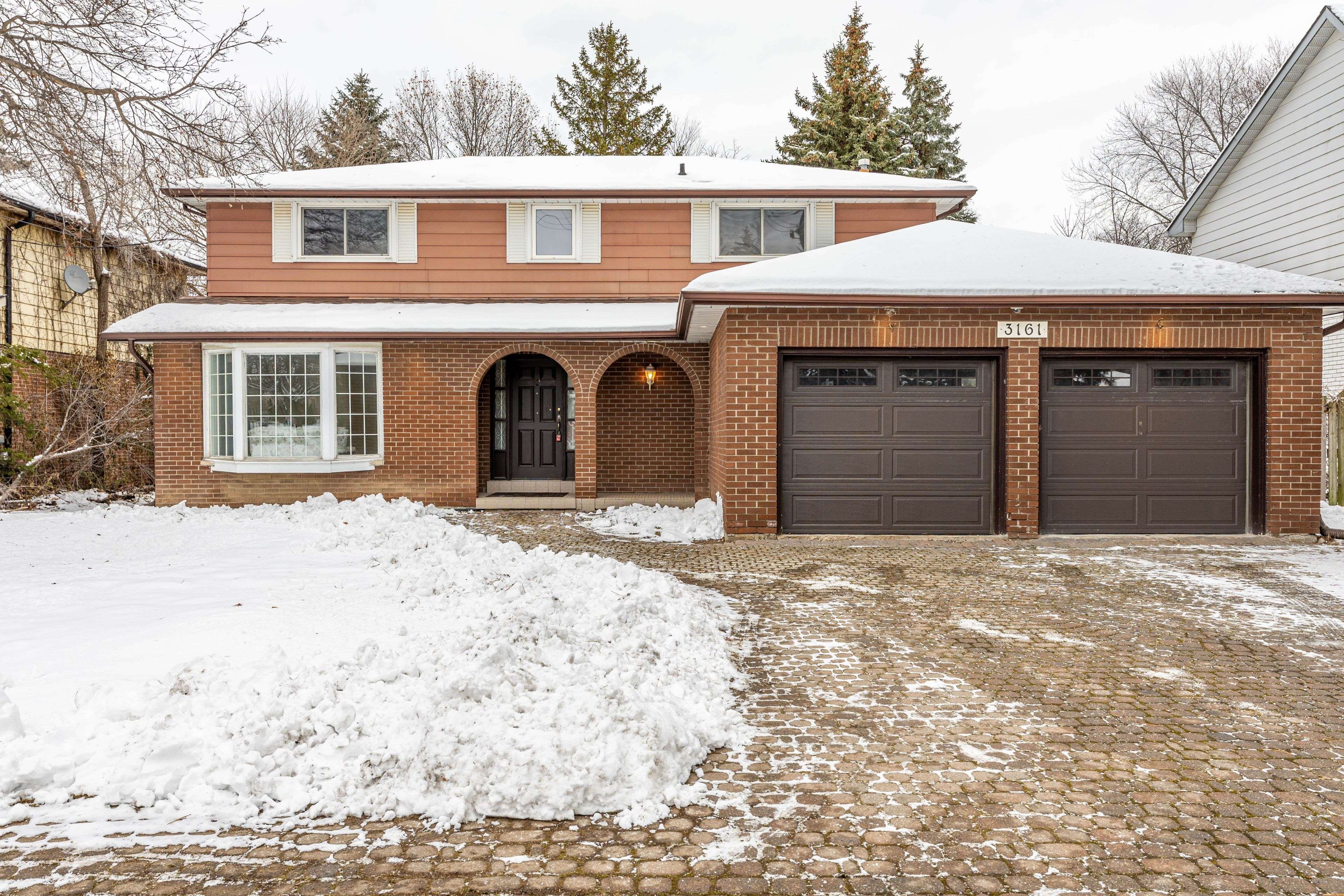 Toronto C15, ON M2K 1G2,3161 Bayview AVE