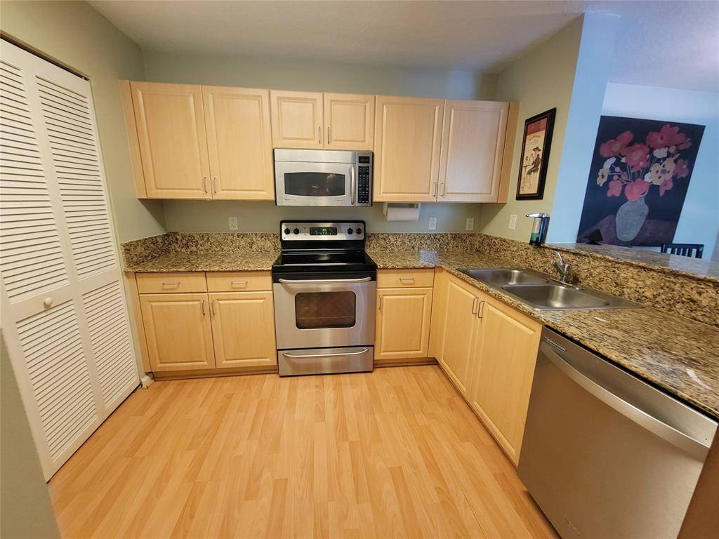 Dania Beach, FL 33004,619 E Sheridan St #203