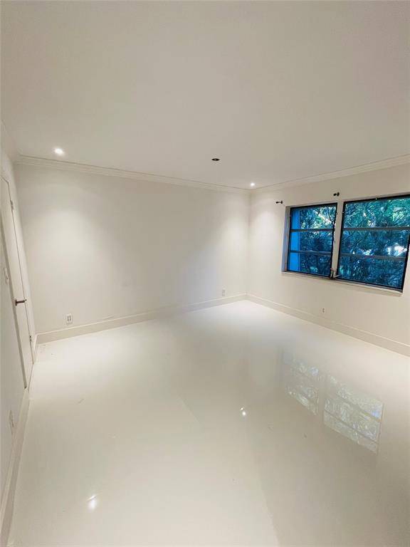 Fort Lauderdale, FL 33309,3125 Oakland Shores Dr #B203