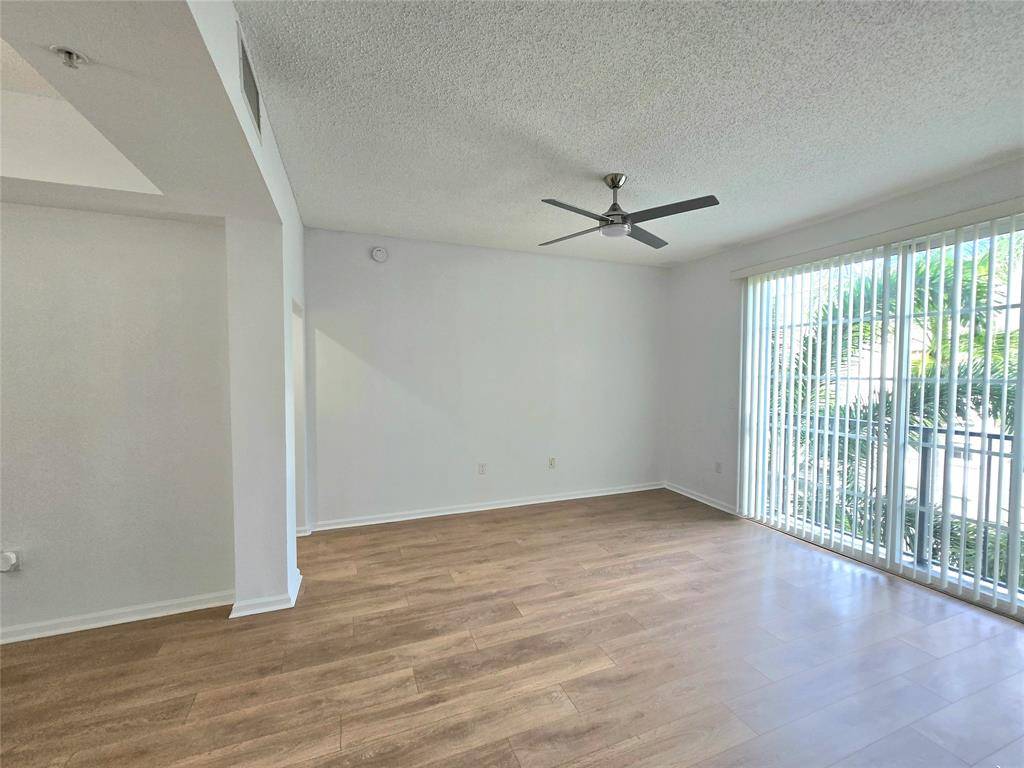 Fort Lauderdale, FL 33301,533 NE 3rd Ave #447