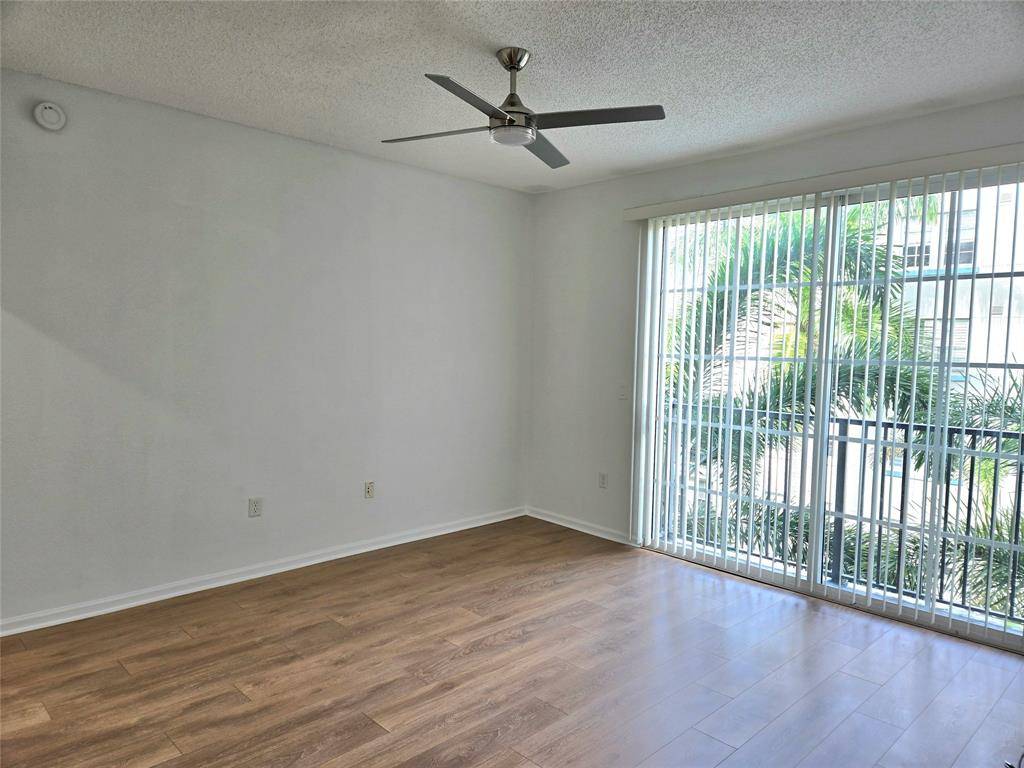 Fort Lauderdale, FL 33301,533 NE 3rd Ave #447