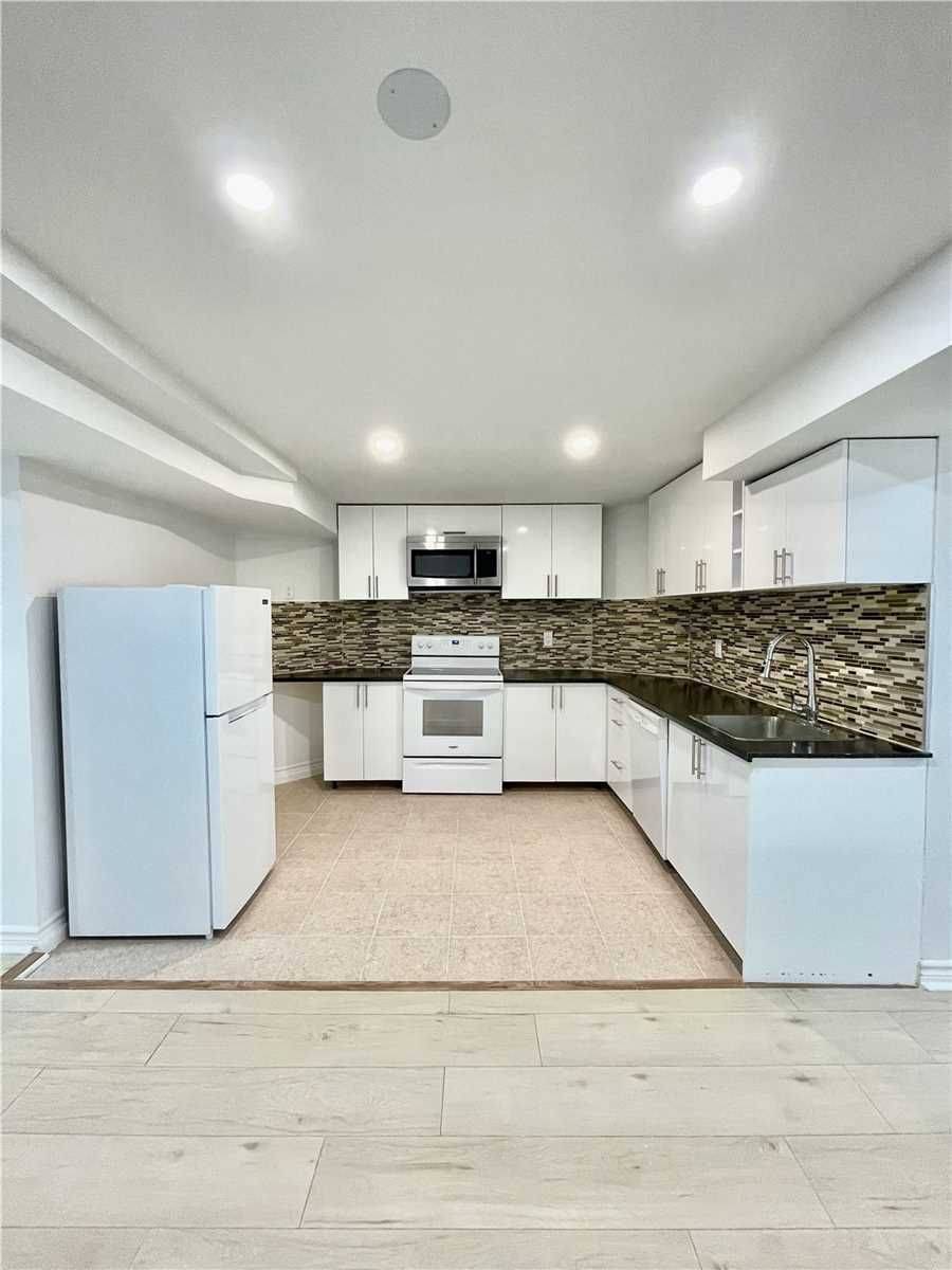 Newmarket, ON L3X 2Y6,432 Sydor CT #Lower