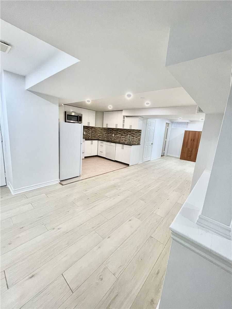 Newmarket, ON L3X 2Y6,432 Sydor CT #Lower