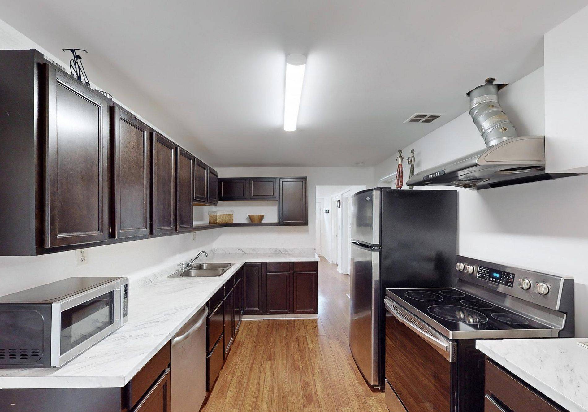 Brampton, ON L6W 1Z4,89 John ST