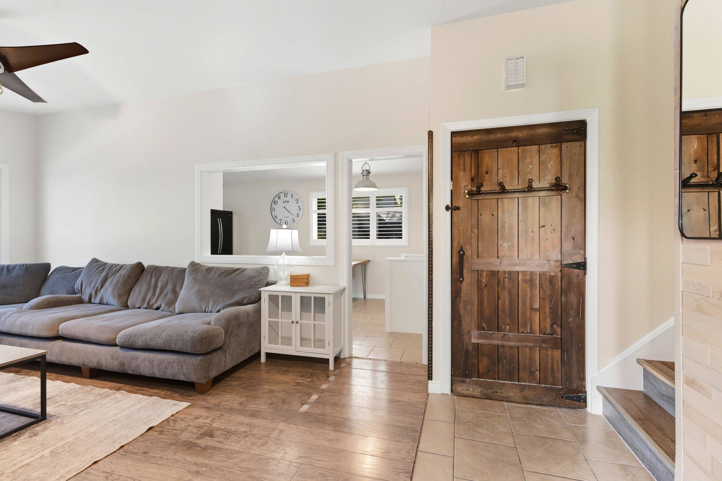 Hamilton, ON L8V 2H5,17 Carmen AVE