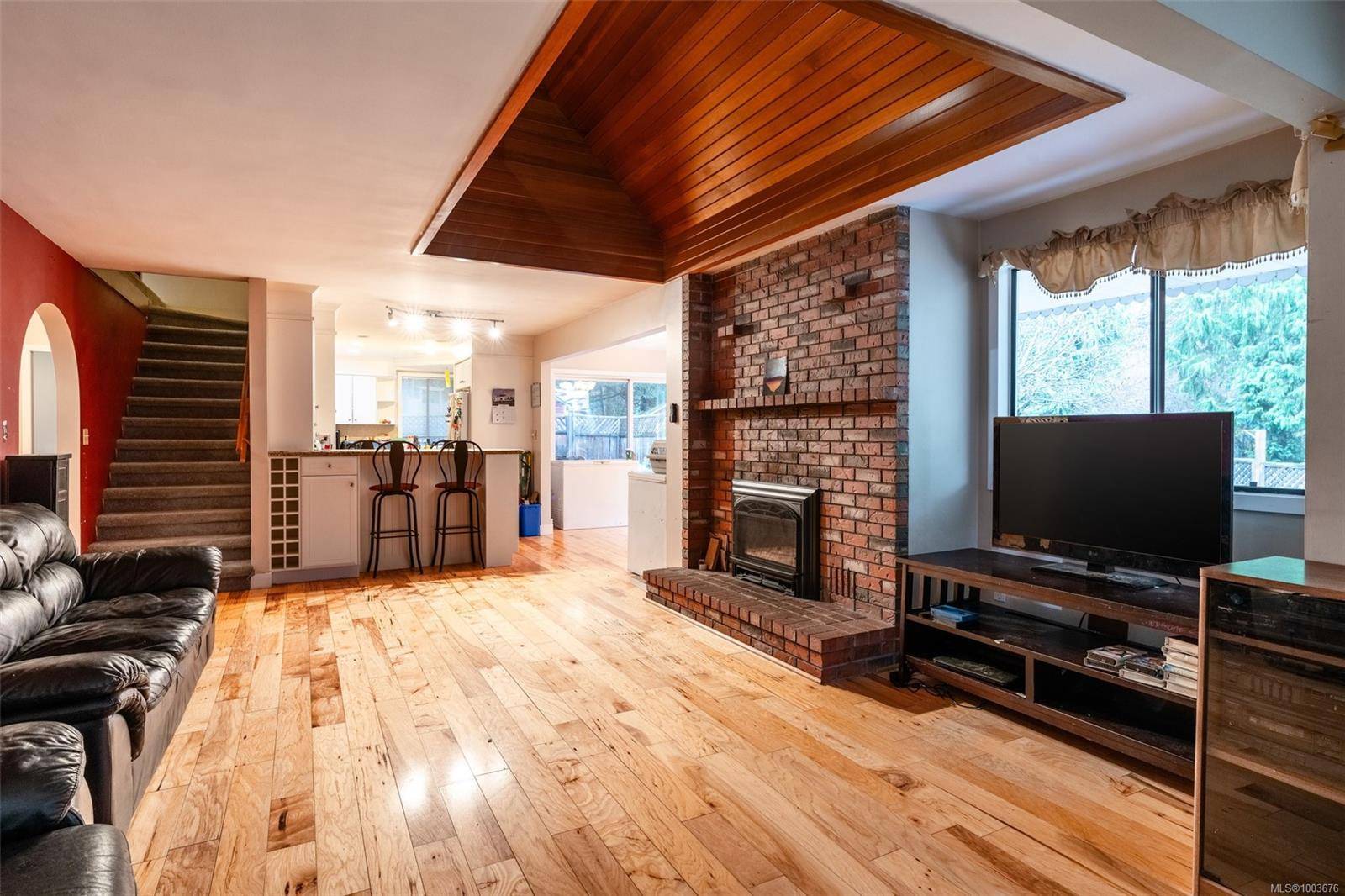 Langford, BC V9B 5Y9,3074 Sooke Rd