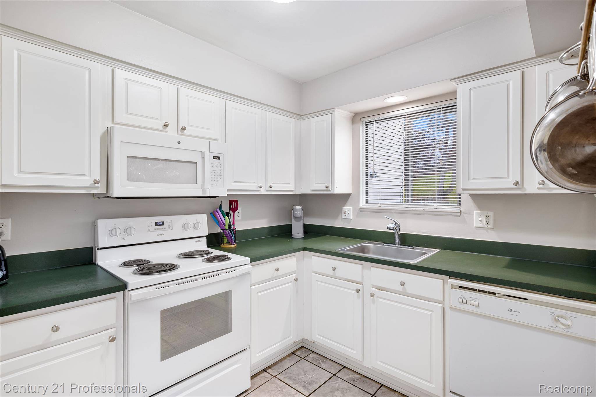 Rochester Hills, MI 48309,1594 Streamwood Court CT #2