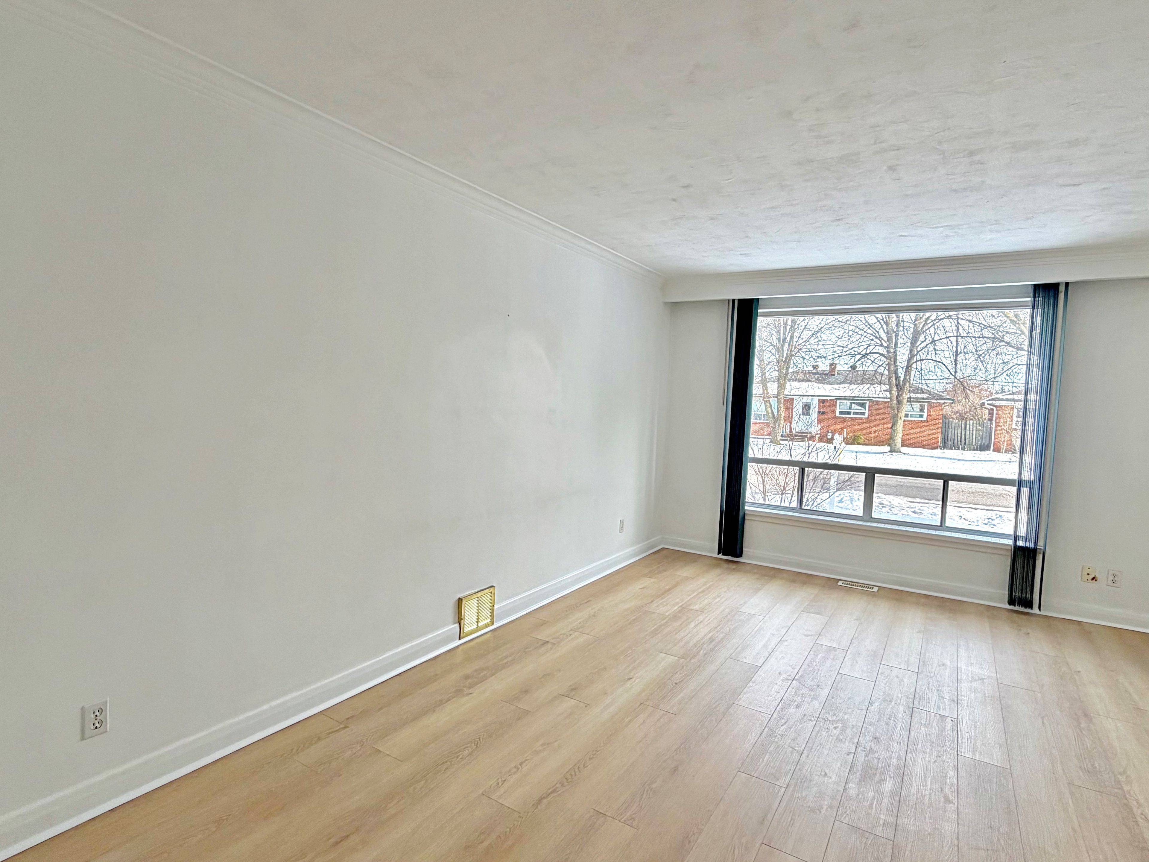 Richmond Hill, ON L4C 3N4,50 Tormore DR