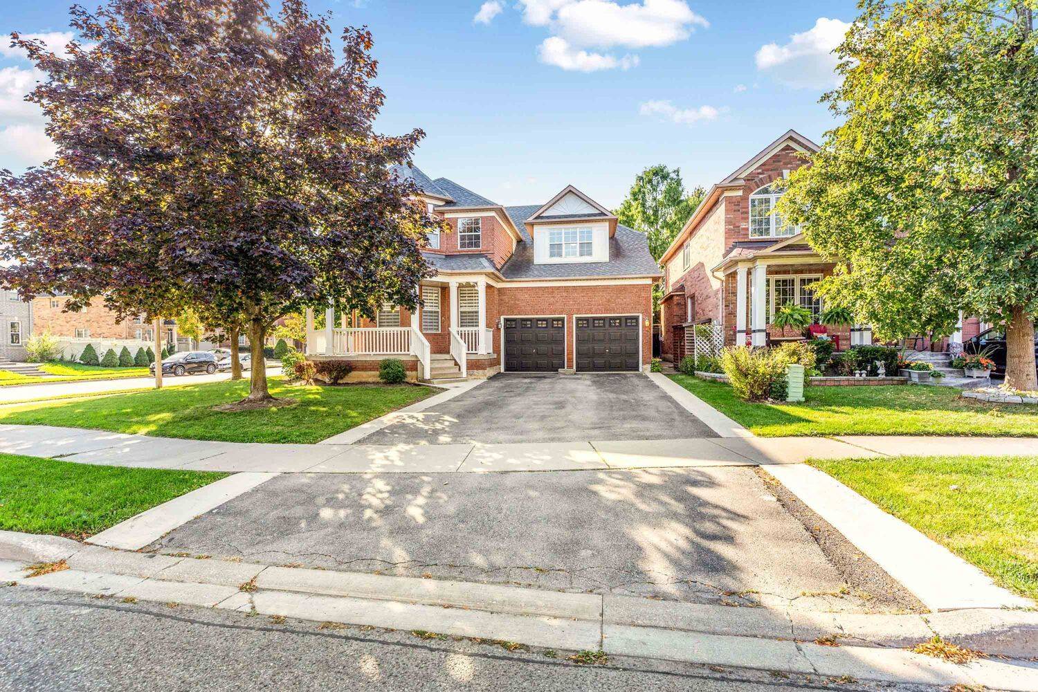 Brampton, ON L6P 1A2,52 Brock DR