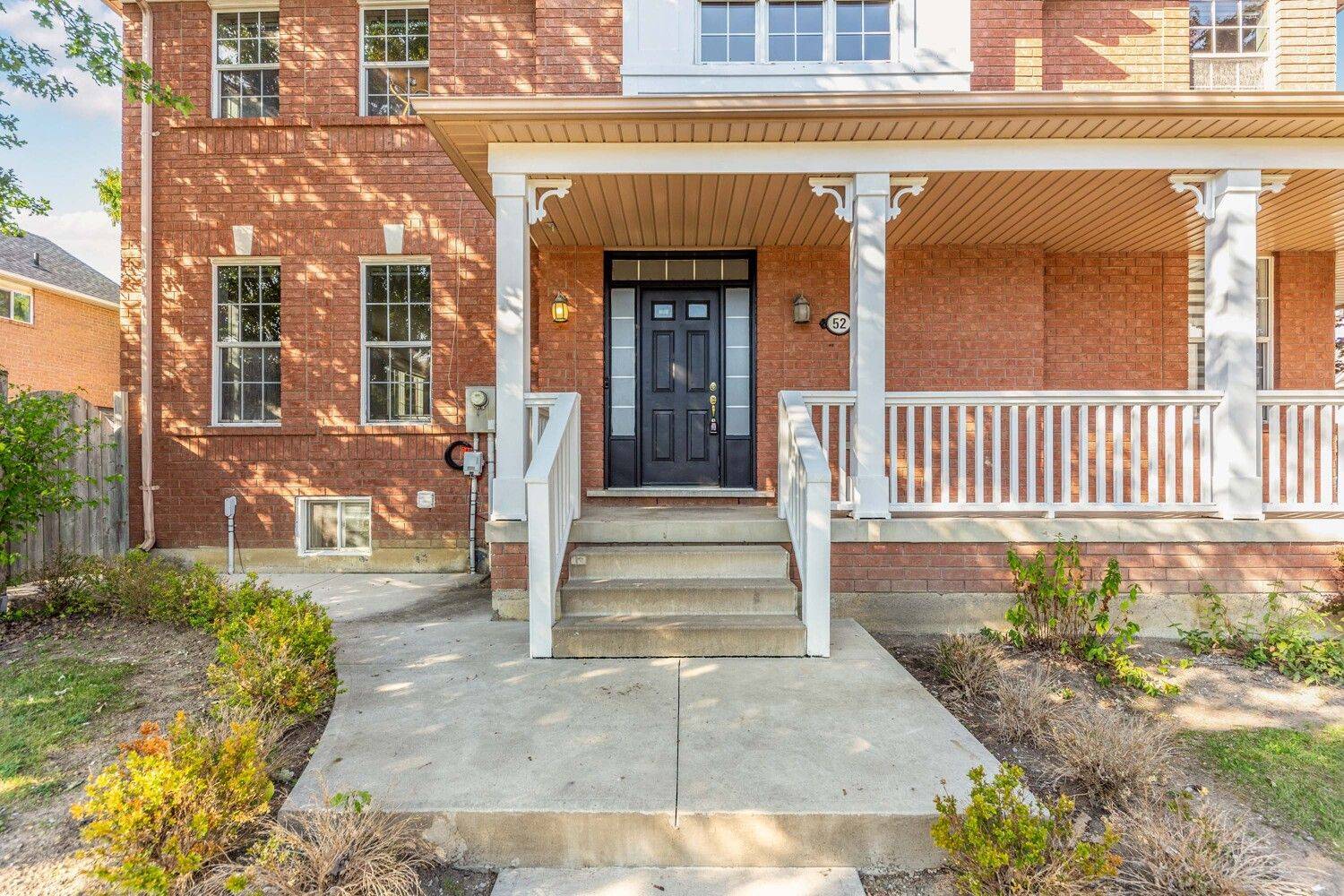 Brampton, ON L6P 1A2,52 Brock DR