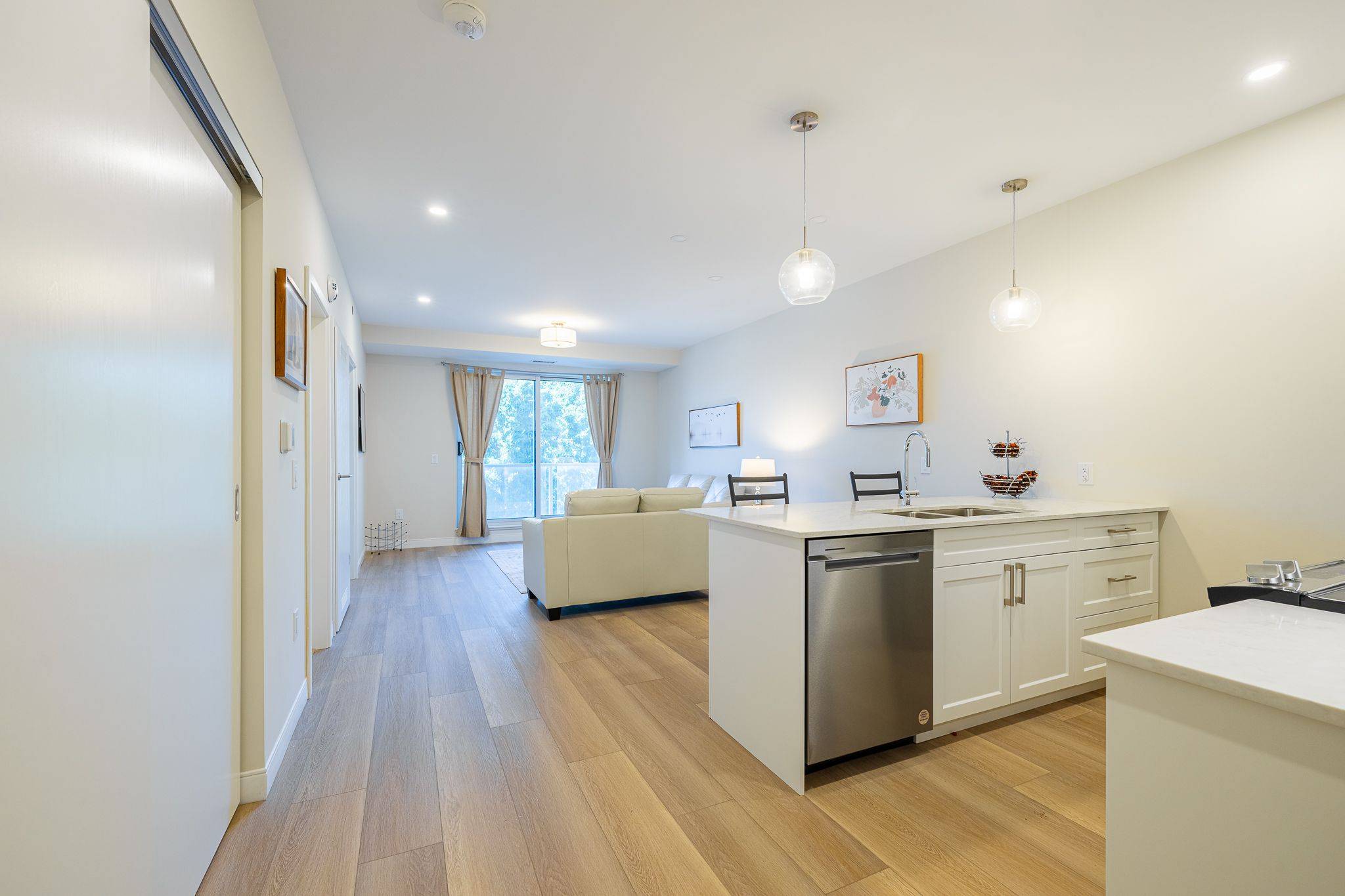 Port Colborne, ON L3K 0B9,118 West ST #403