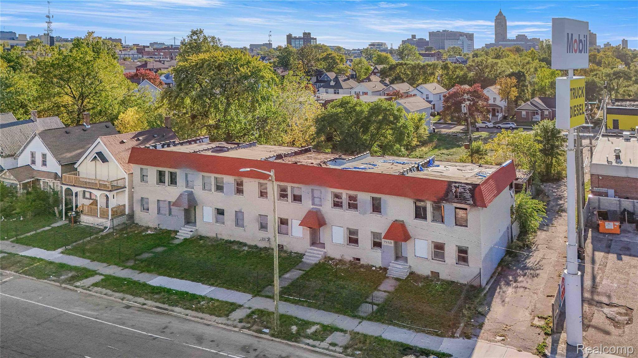 Detroit, MI 48211,7579 Chrysler