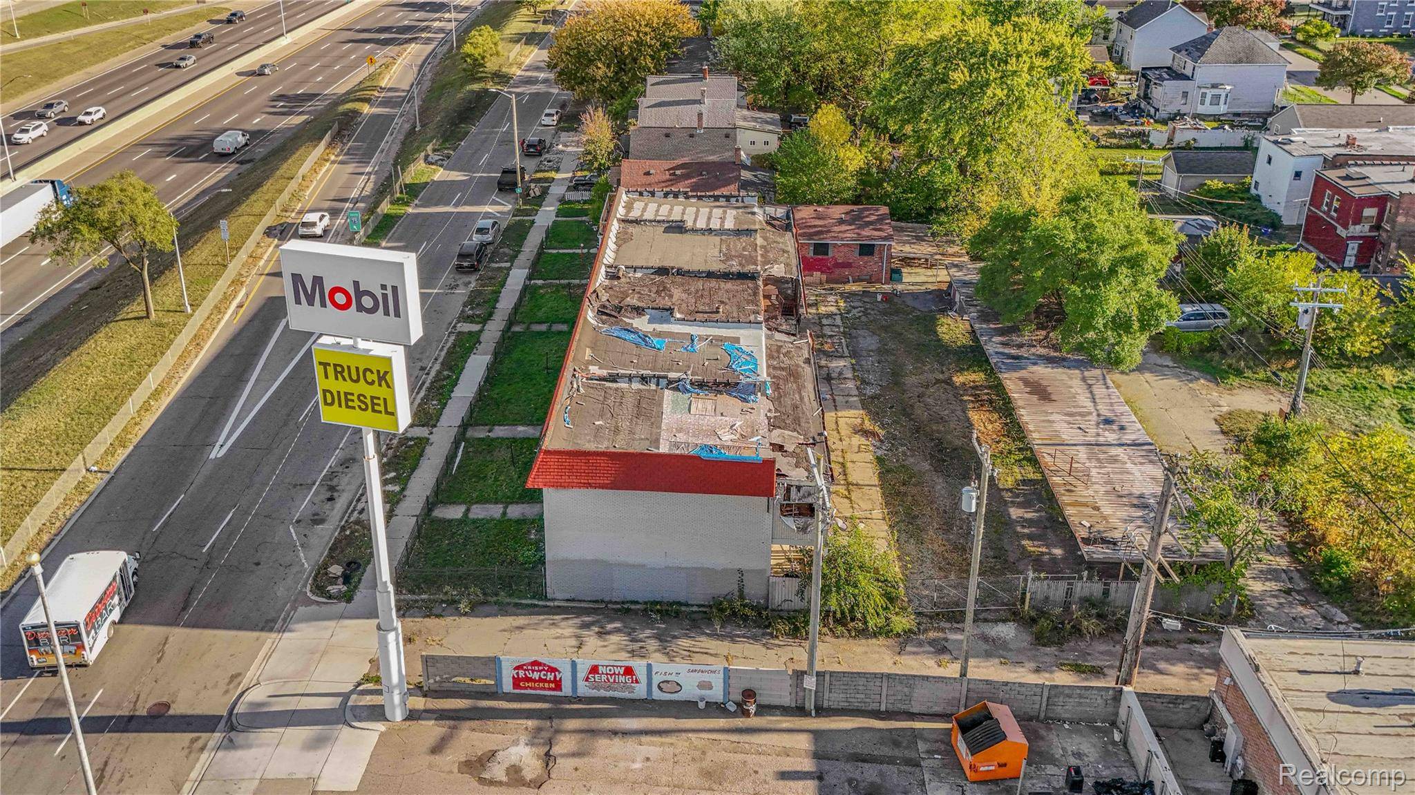 Detroit, MI 48211,7579 Chrysler