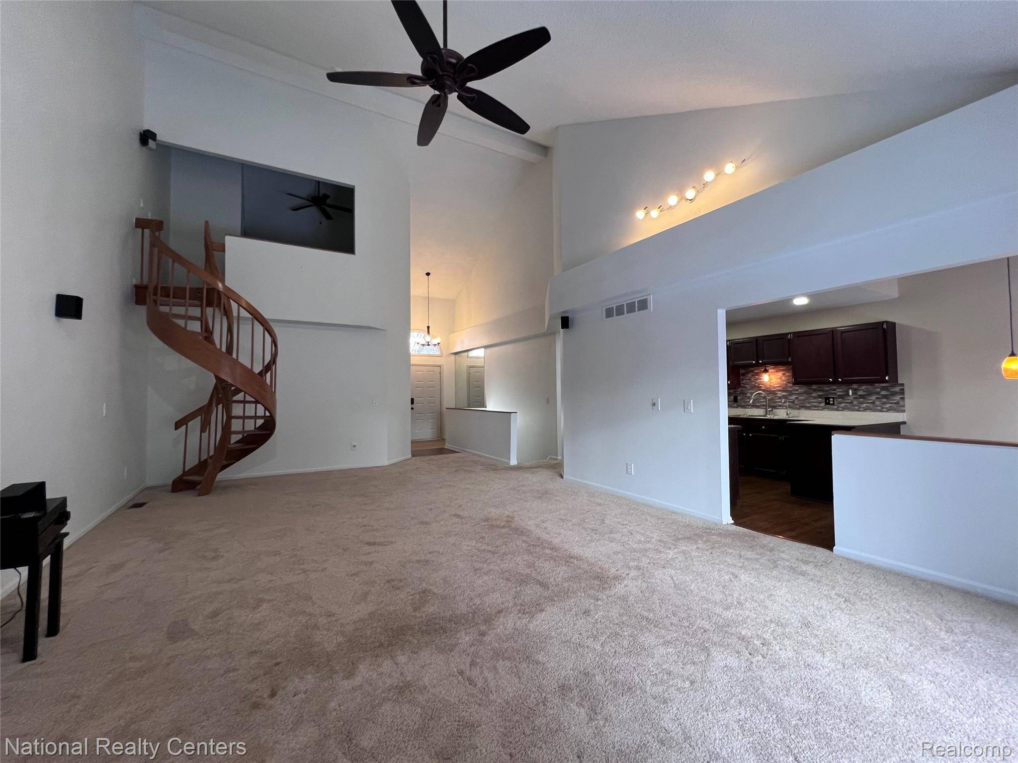 Farmington Hills, MI 48335,36525 Lochdale