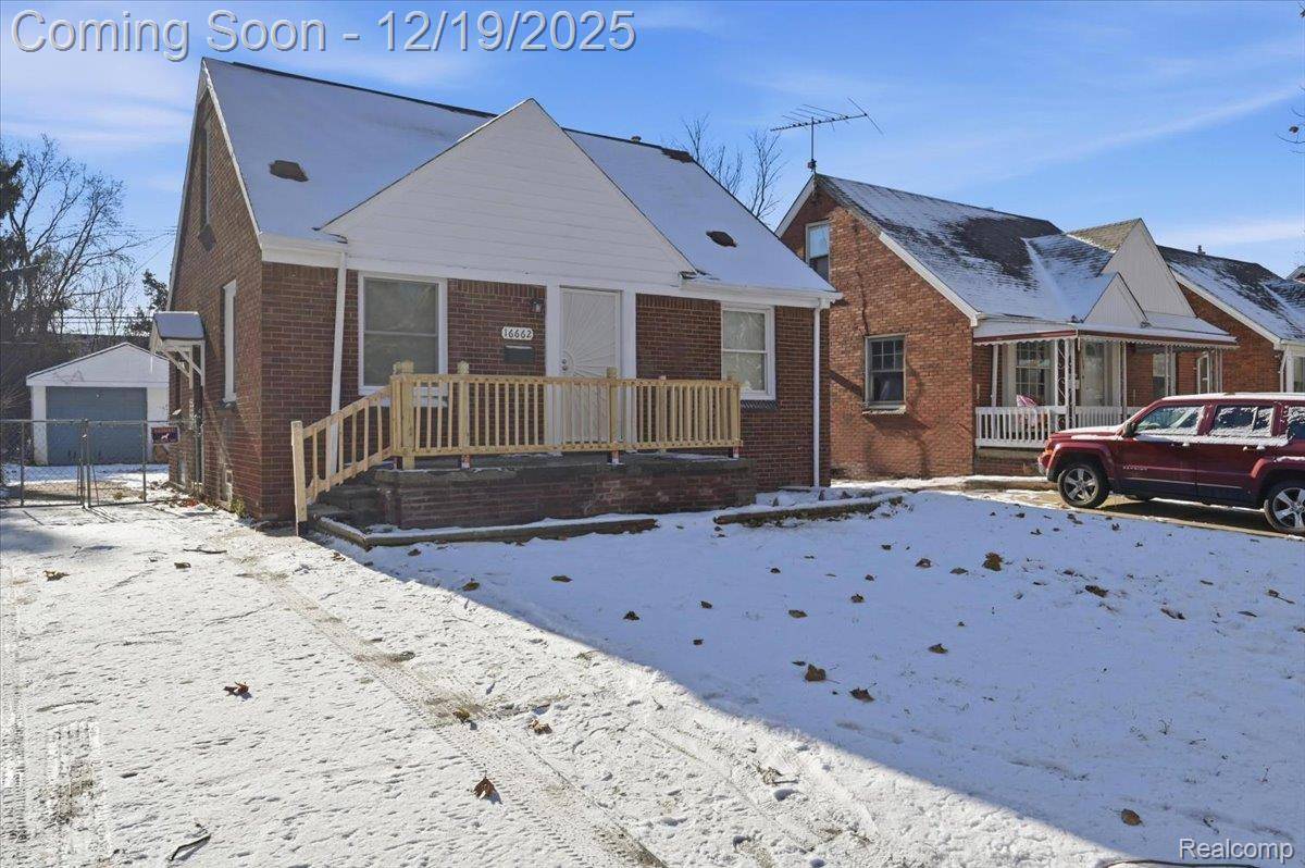 Detroit, MI 48205,16662 Collingham DR