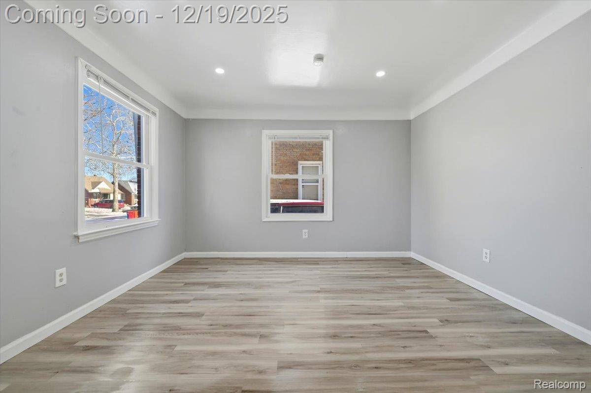 Detroit, MI 48205,16662 Collingham DR