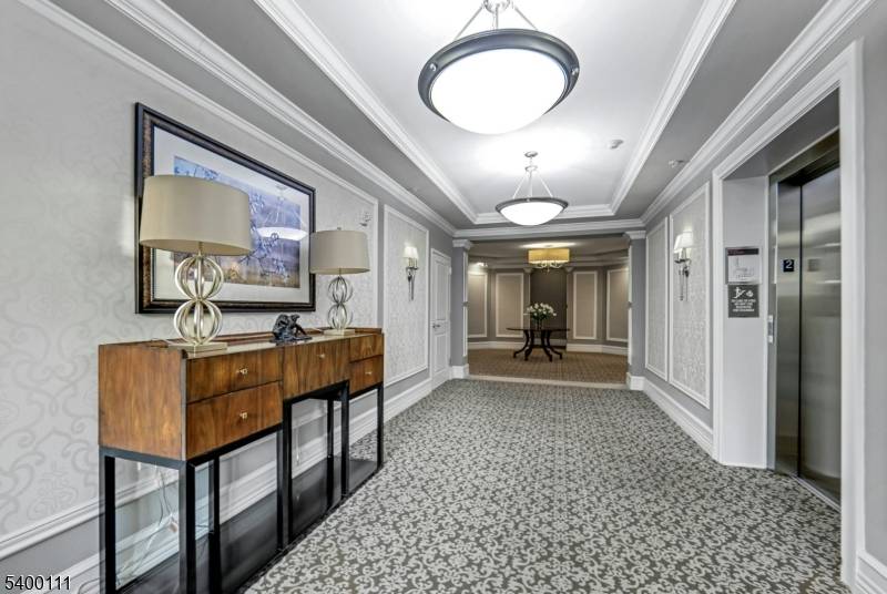 Woodcliff Lake Boro, NJ 07677,205 Four Seasons Ln