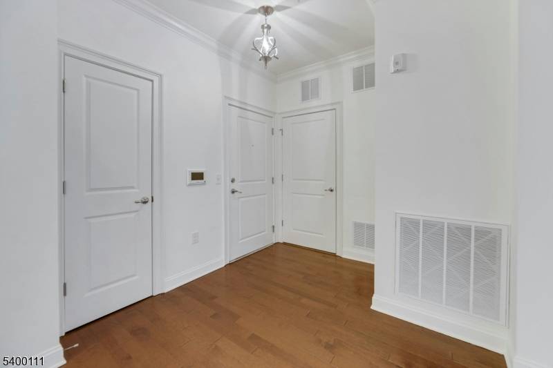 Woodcliff Lake Boro, NJ 07677,205 Four Seasons Ln